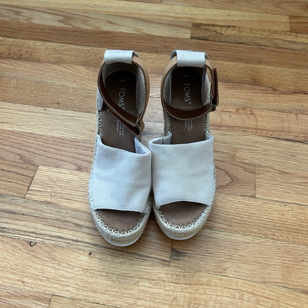 Toms Marisol Espadrille Wedge 🏖️ - Picture 2 of 6